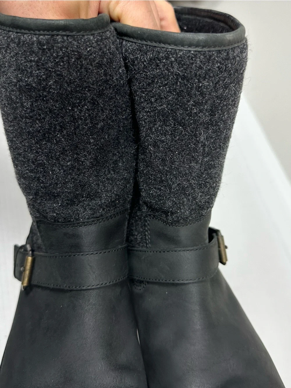 UGG Women's Robbie Mid-Calf Boots Size US 8.5